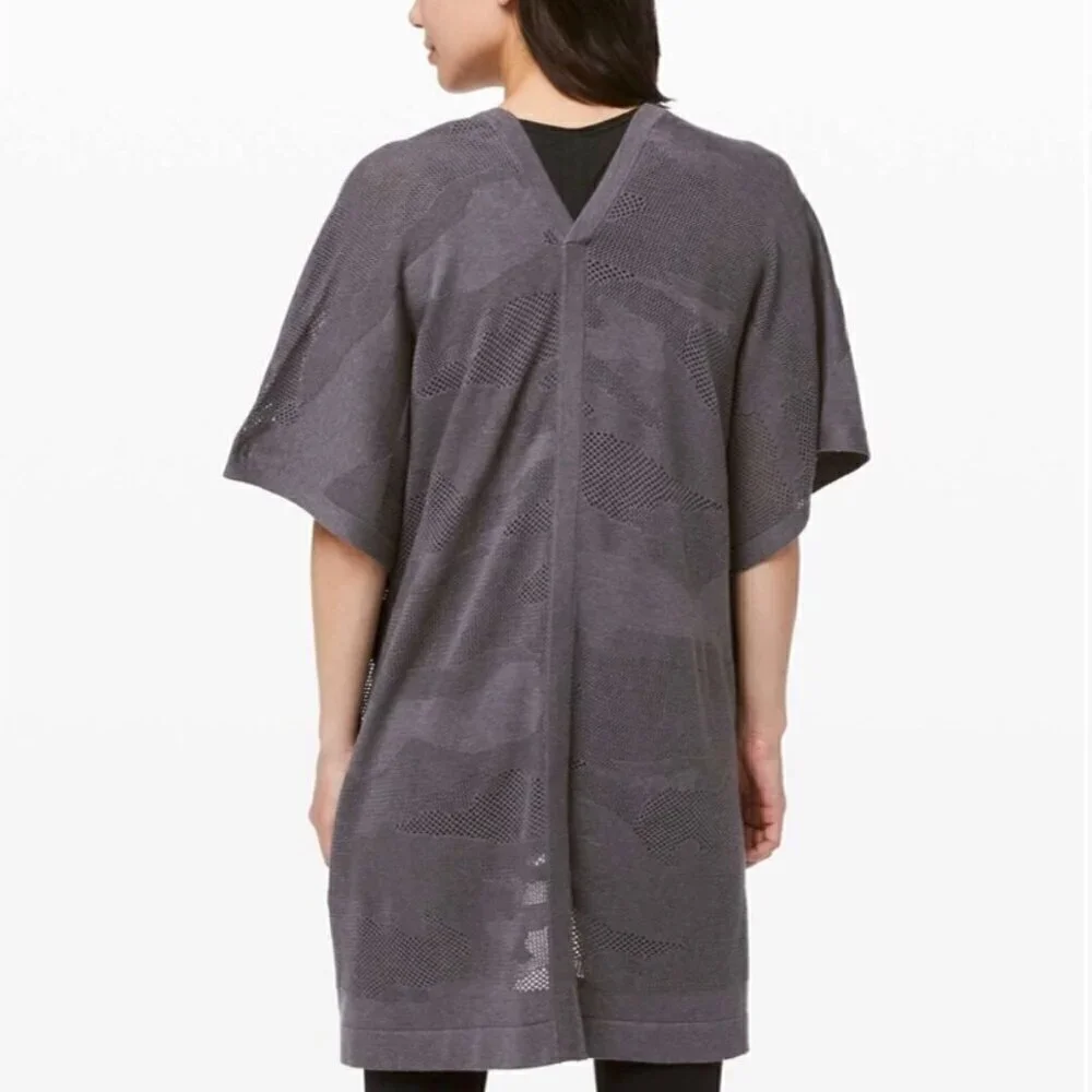 Like New Lululemon Light Wrap Heathered‎ Moonwalk One Size